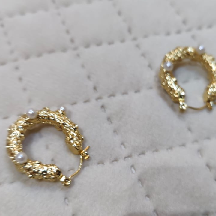 Pearl Crust Hoops