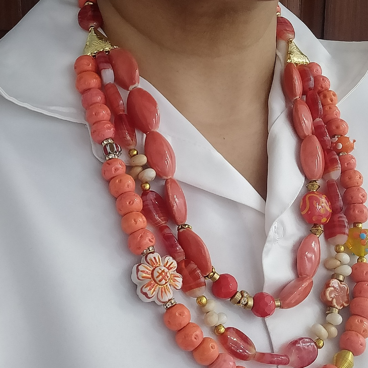 Gupshup Gulmohar Neckpiece