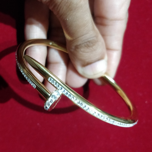 Glam Nail Kada