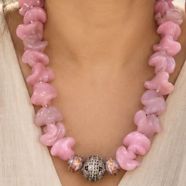 Gulabi Gath Ghoomar Handcrafted Pink Bead Necklace — neckwear, view 3